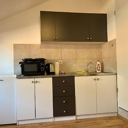 Roman Arch- Low Budget Doublebed Room In Top Center Pula Ngoại thất bức ảnh