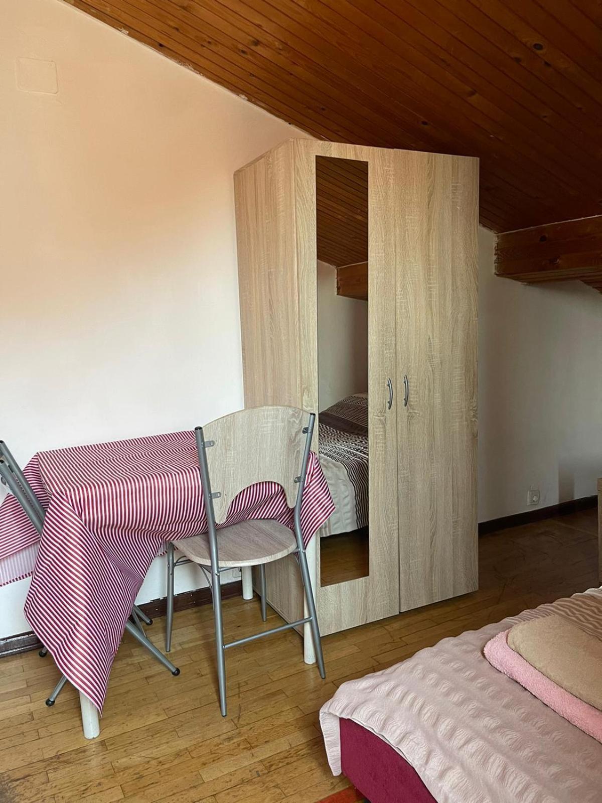 Roman Arch- Low Budget Doublebed Room In Top Center Pula Ngoại thất bức ảnh