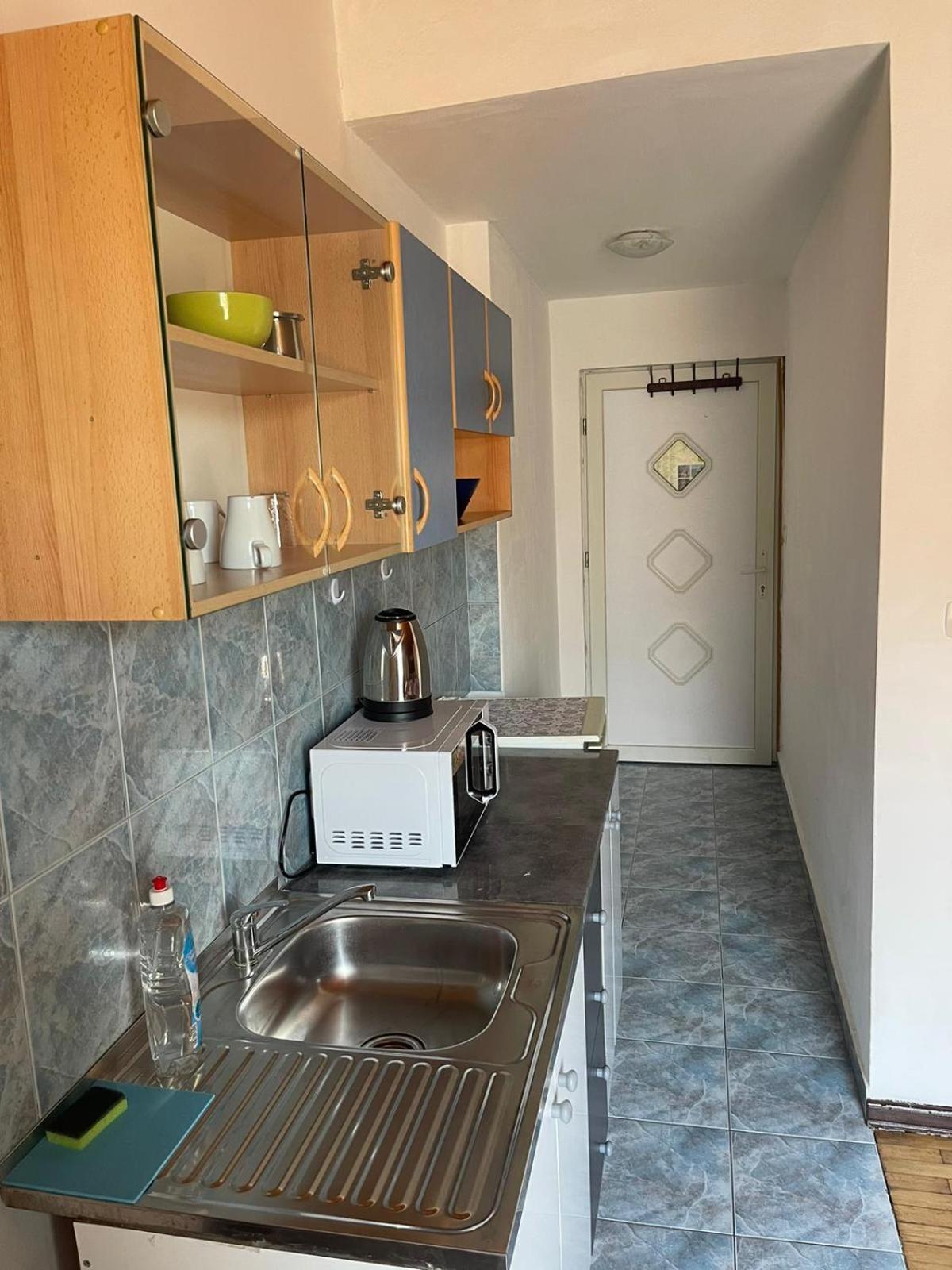 Roman Arch- Low Budget Doublebed Room In Top Center Pula Ngoại thất bức ảnh